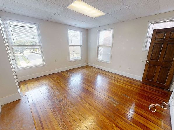 109 Chittenden Ave