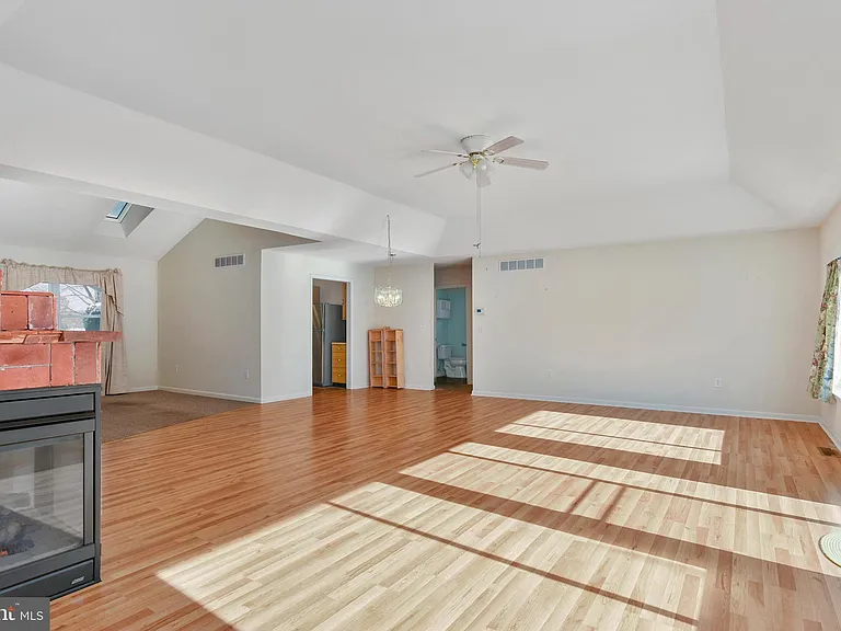 105 Dogwood Dr — Photo 7