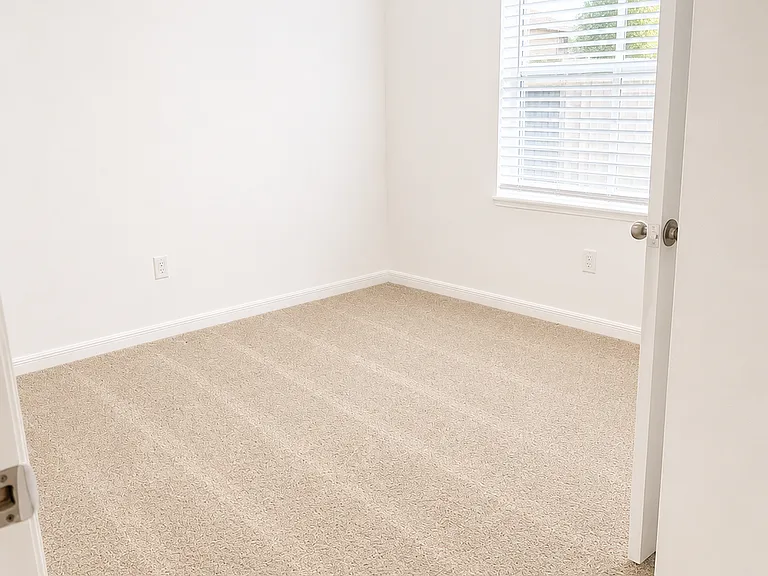 1136 Valley View Ave — Photo 6