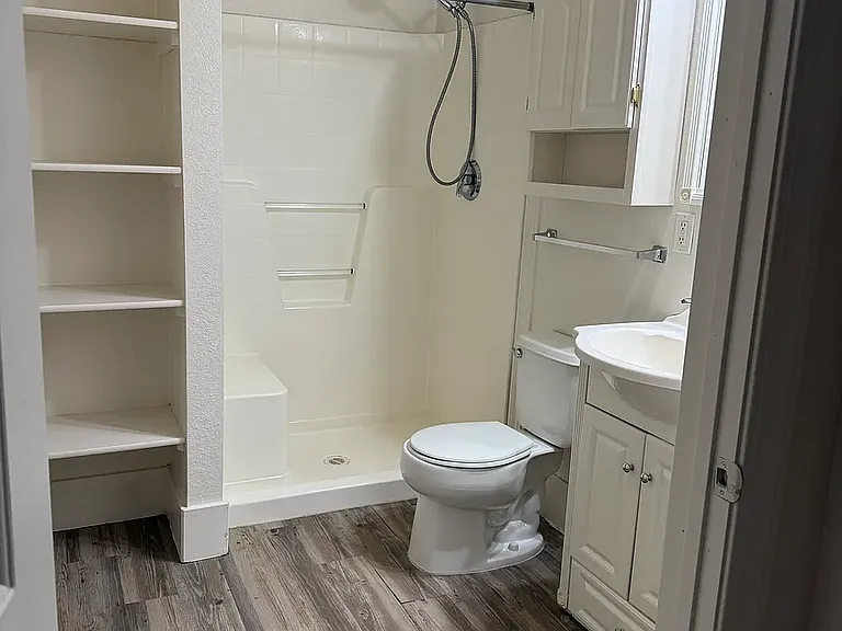 106 Davis Ave #101 — Photo 18