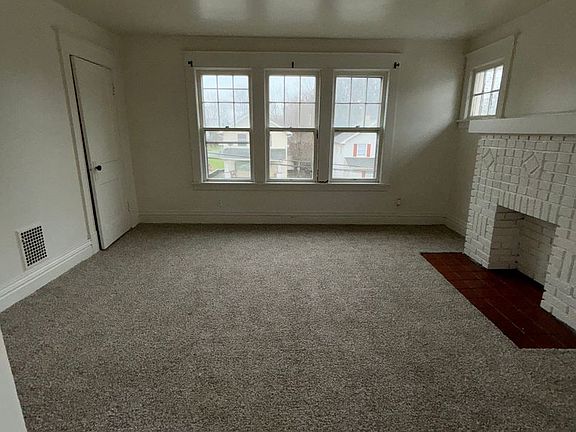 2nd image of 512 E Hillcrest Ave