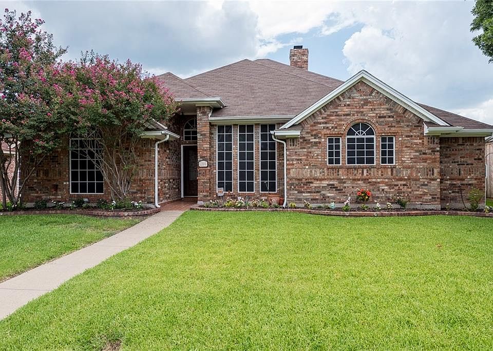 1st image of 2304 Heatherdale Dr