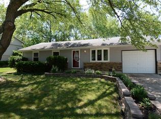 703 Larsen Ave, Streamwood, IL 60107