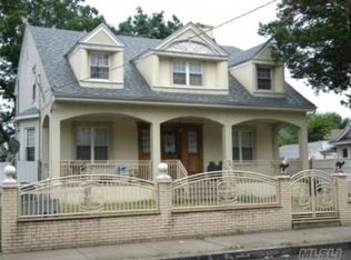 10306 Farmers Blvd, Hollis, NY 11423