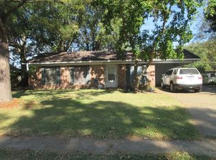 5802 Larkspur, Alexandria, LA 71303