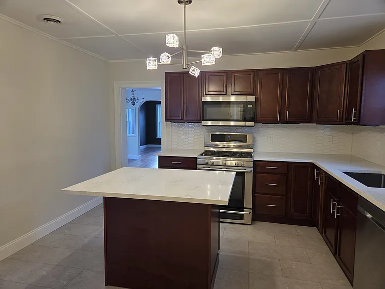 669 Pawling Ave #3 — Photo 5