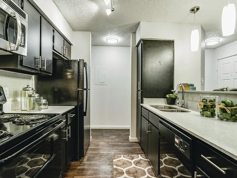 Hudson Apartments — Photo 14