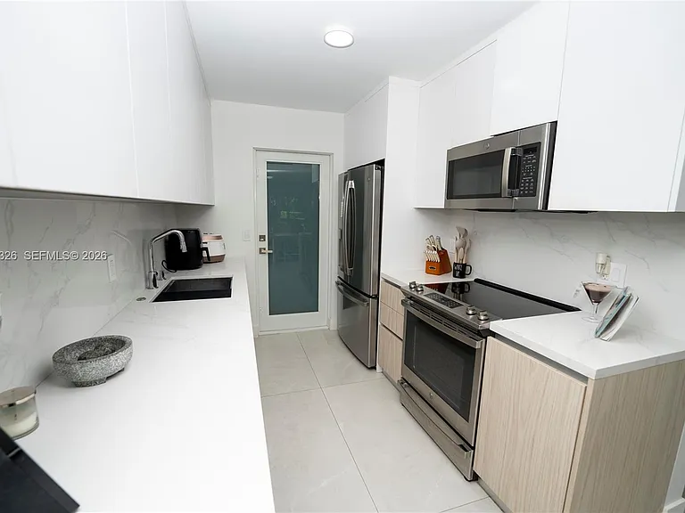 881 Ocean Dr #Townhouse 15 — Photo 20