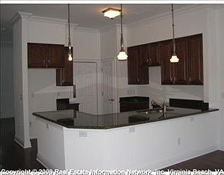 2nd image of 1455 Manor Blvd