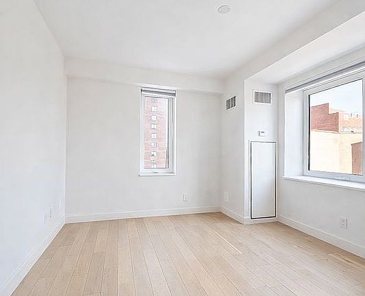 2nd image of 1399 Park Ave APT 6G
