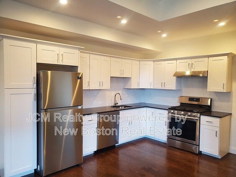 1st image of 118 Dorchester St