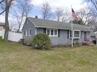 351 Janet Ave, Paramus, NJ 07652