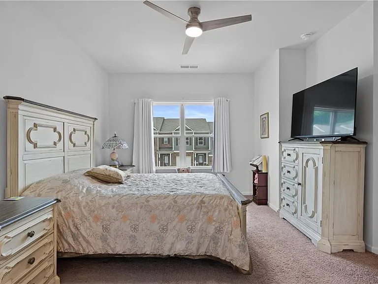 229 Dupont Dr — Photo 14