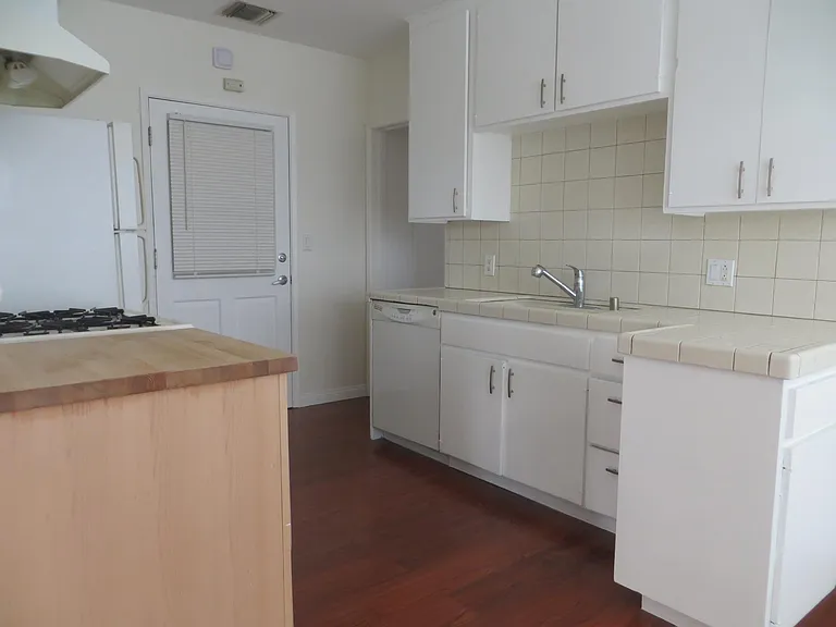 147 Mariposa Ave #F — Photo 20