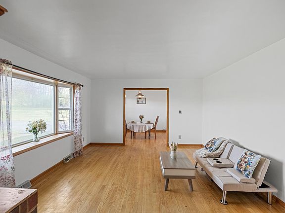 4th image of 294 Spring Garden Rd