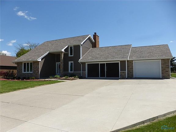 2nd image of 909 Cardinal Dr