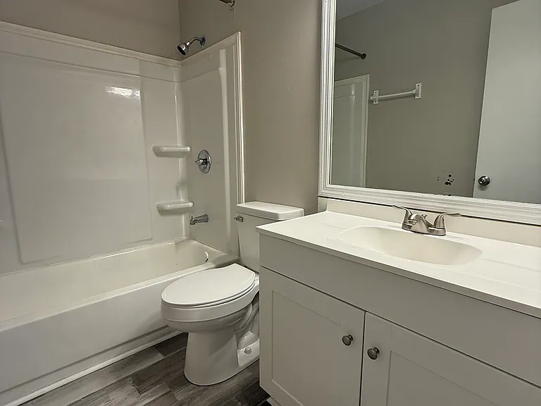 3850 Creighton Rd #7 — Photo 10