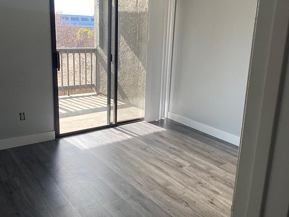 4th image of 141 Oberlin Ave Unit C