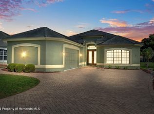 9285 Penelope Dr, Weeki Wachee, FL 34613