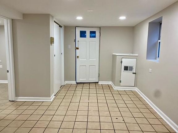 2nd image of 5325 W Winnemac Ave #G