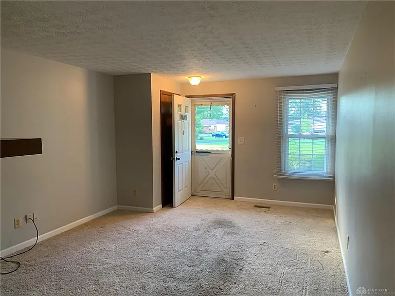 8770 Washington Colony Dr — Photo 3