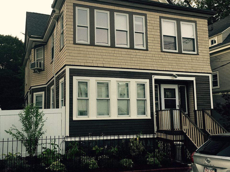 2nd image of 80 Brent St