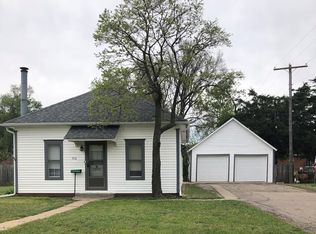 350 W 12th St, Russell, KS 67665