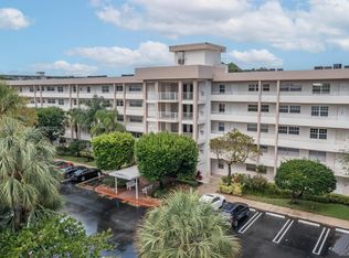 3850 Oaks Clubhouse Dr APT 307, Pompano Beach, FL 33069