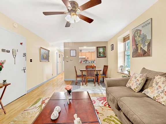 5th image of 402 Halsey St #1