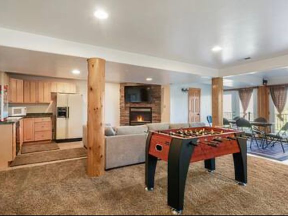 4th image of 1416 W Berrys Way