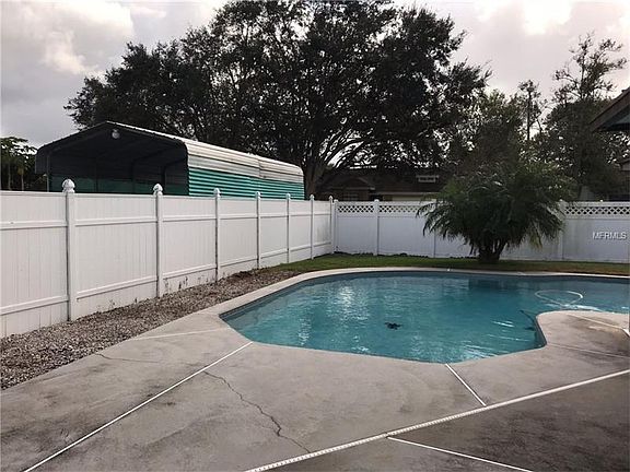 4th image of 3281 Hillmont Cir
