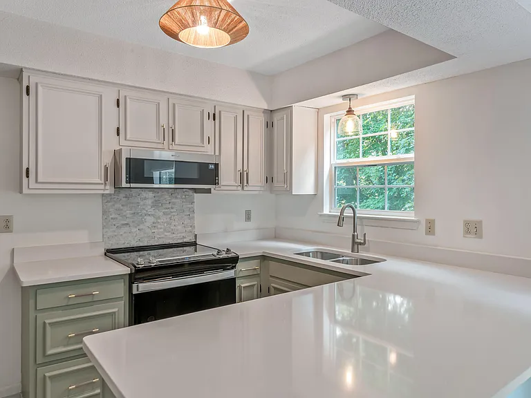 7830 Cove Ridge Dr — Photo 15