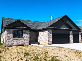 4947 Skylark Dr, Monroe, MI 48161