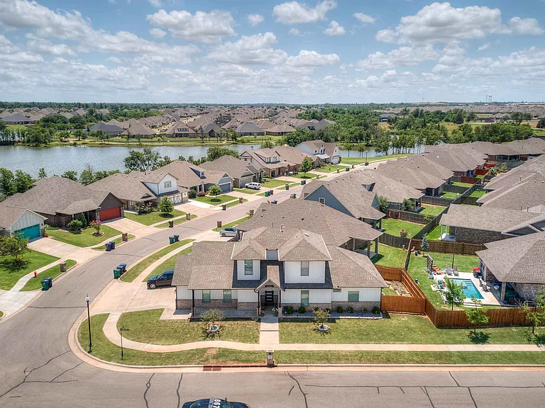 12925 Black Hills Dr — Photo 26