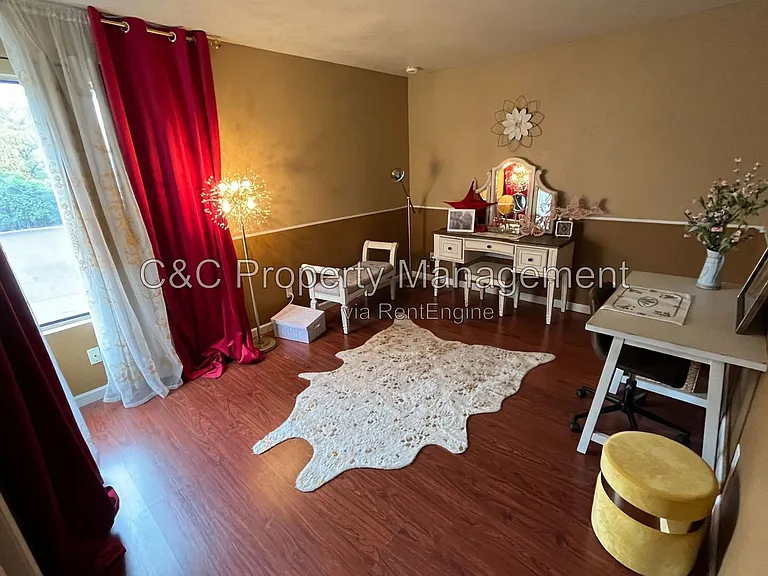 1613 W Swain Rd — Photo 9