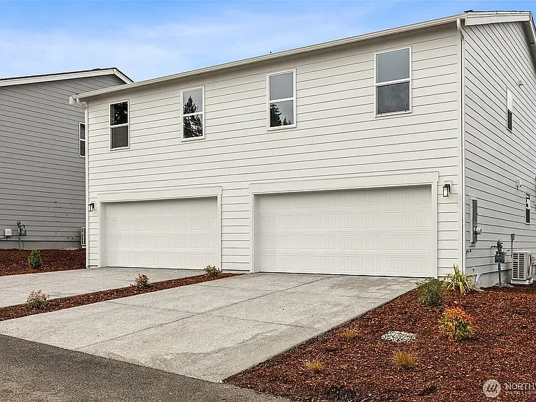 2126 Trailside Dr NE — Photo 17