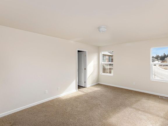 3rd image of 18923 Lipoma Ave E