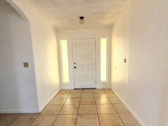 3rd image of 26176 N Mooney Boulevard