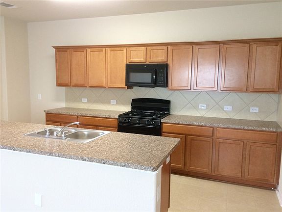 4th image of 508 Westminster Dr