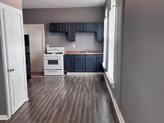 2nd image of 408 S 13th Ave APT 1R