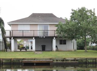 1018 Redfish St, Bayou Vista, TX 77563