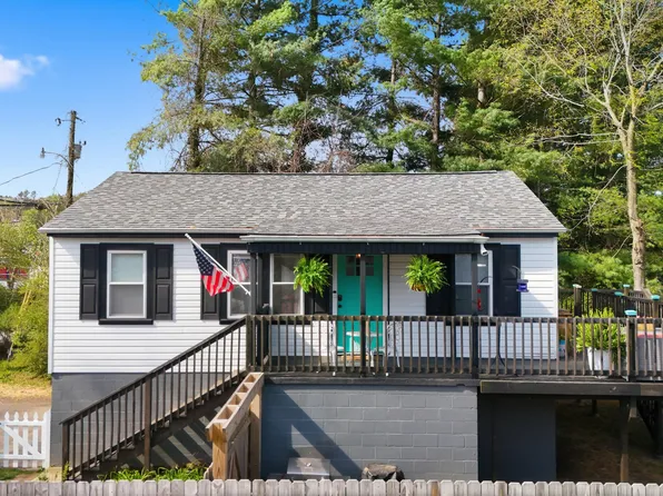 450 S Riverside Dr, Elizabethton, TN 37643
