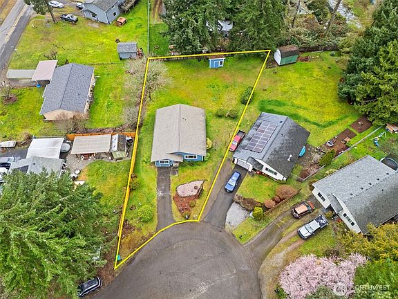 3rd image of 3520 Berger Place SE