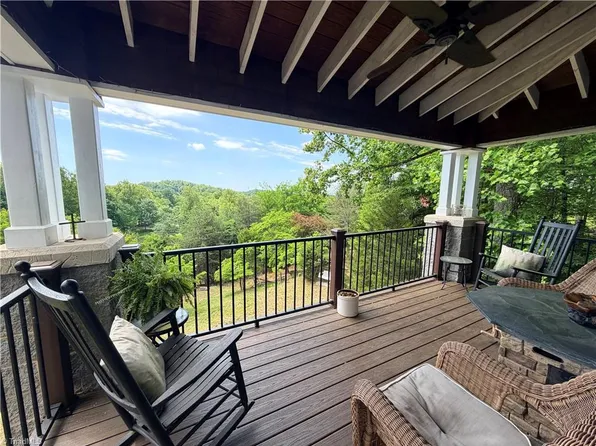 147 Fairview Dr, Traphill, NC 28685