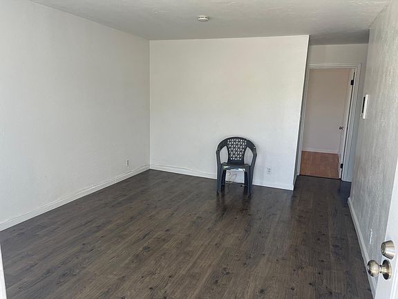 3rd image of 792 Harris Ave