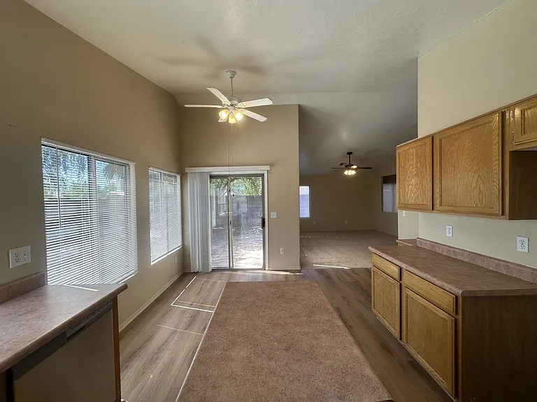339 N Ocean Dr — Photo 16