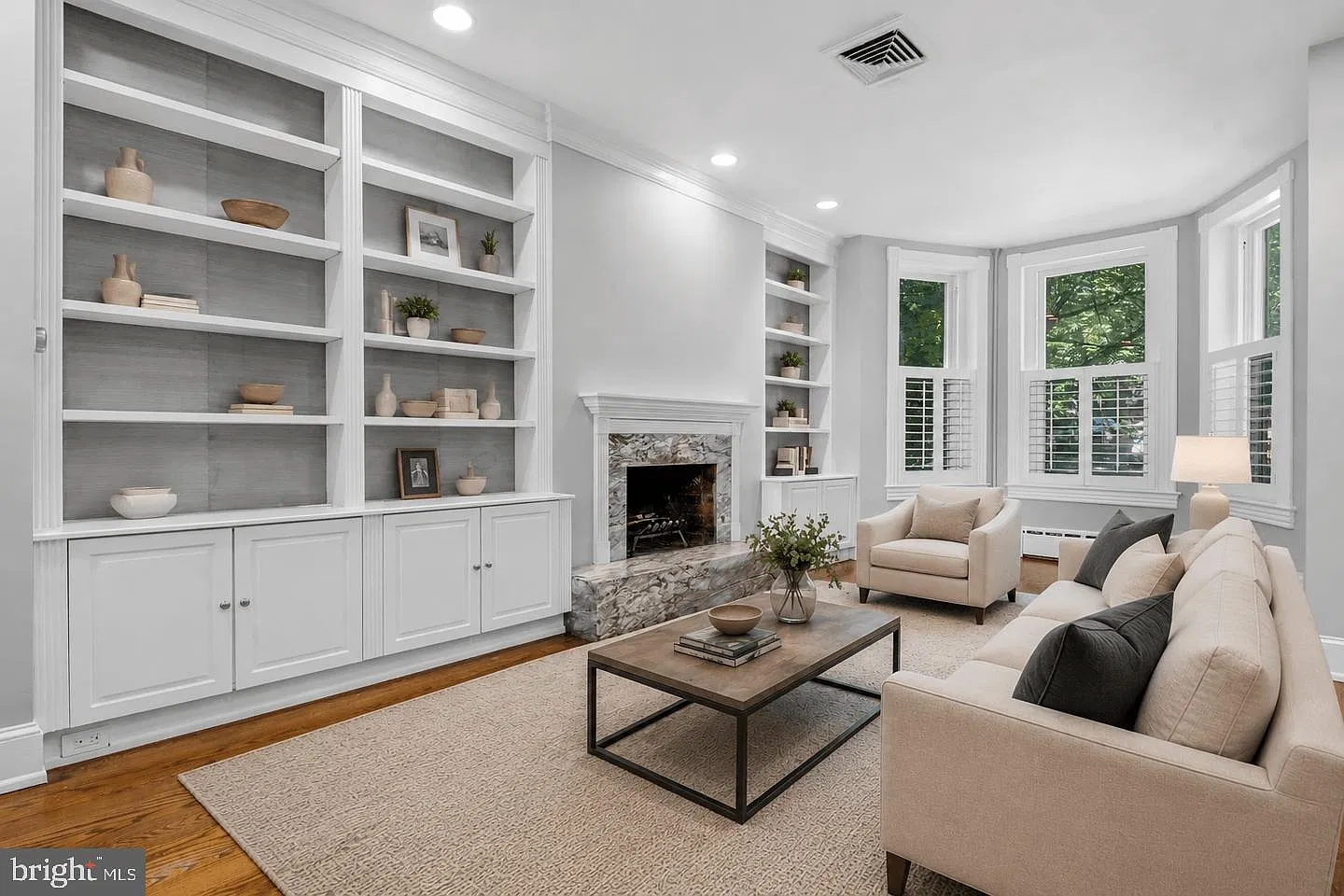 5 bed, 3.0 bath, 2501 sqft, $8,500 — Photo 3