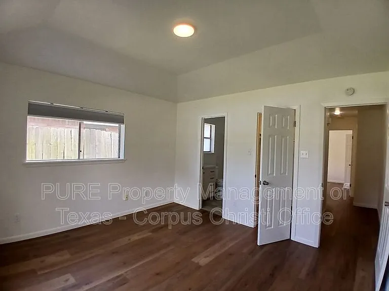 2725 Allencrest Dr — Photo 15