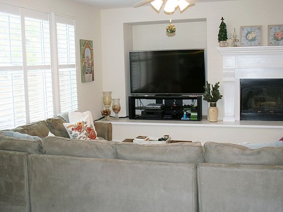 2nd image of 24337 El Molina Ave