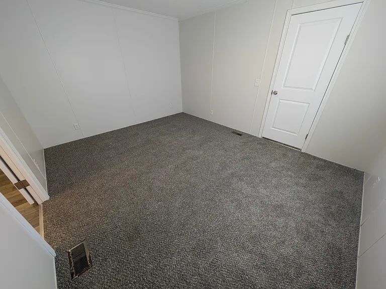 38000 Le Chateau Blvd #402 — Photo 11